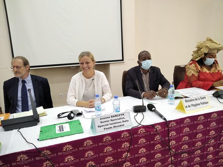 Un projet pour améliorer l’analyse et l’utilisation des données sur le VIH, la tuberculose et le paludisme Un projet pour améliorer l’analyse et l’utilisation des données sur le VIH, la tuberculose et le paludisme