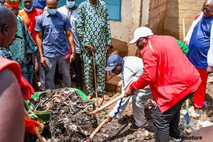 Opération « Mana mana » à Manga : Le Premier ministre appelle chaque Burkinabè à être un artisan de la lutte contre l’insalubrité Opération « Mana mana » à Manga : Le Premier ministre appelle chaque Burkinabè à être un artisan de la lutte contre l’insalubrité