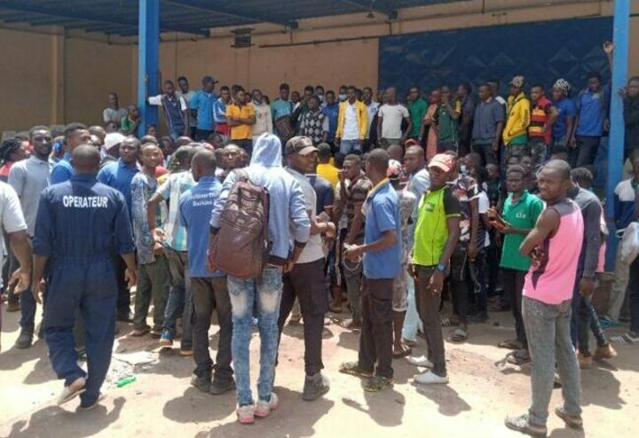 Twellium industrie Burkina Faso : Mouvement d’humeur des travailleurs contre des « traitements racistes et abusifs » Twellium industrie Burkina Faso : Mouvement d’humeur des travailleurs contre des « traitements racistes et abusifs »