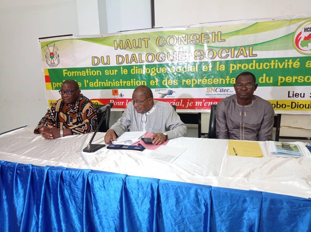 Bobo-Dioulasso : Le Haut conseil du dialogue social prône le dialogue social au sein des entreprises pour une meilleure productivité Bobo-Dioulasso : Le Haut conseil du dialogue social prône le dialogue social au sein des entreprises pour une meilleure productivité