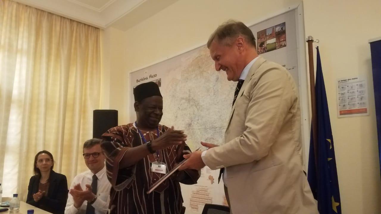 Promotion de la démocratie au Burkina : Le projet ‘’Fasoveil’’ pour une veille de la société civile Promotion de la démocratie au Burkina : Le projet ‘’Fasoveil’’ pour une veille de la société civile