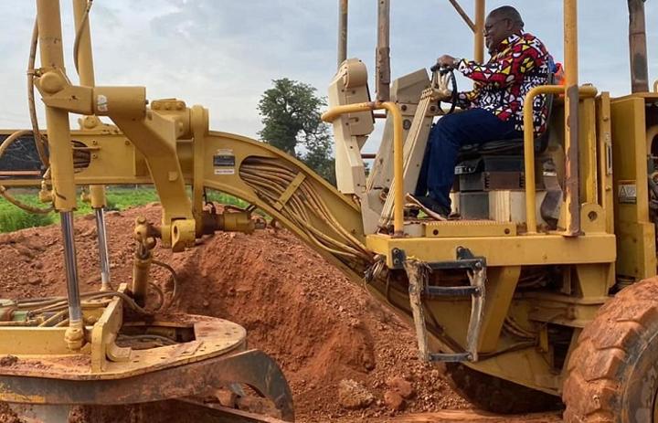 Action citoyenne : Les habitants de Silmiyiri réaménagent leur quartier Action citoyenne : Les habitants de Silmiyiri réaménagent leur quartier