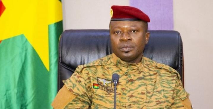 Burkina Faso : Dissolution du groupement central des armées et delocalisation des corps dans quatre provinces Burkina Faso : Dissolution du groupement central des armées et delocalisation des corps dans quatre provinces