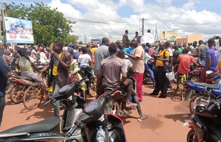 Dédougou : La population brise le silence et apporte son soutien aux putschistes du 30 septembre 2022