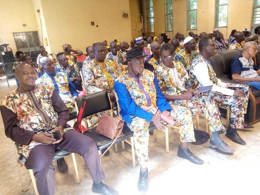 Amicale des enseignantes et enseignants des cours normaux 81-83 : Les 40 ans célébrés en grande pompe Amicale des enseignantes et enseignants des cours normaux 81-83 : Les 40 ans célébrés en grande pompe