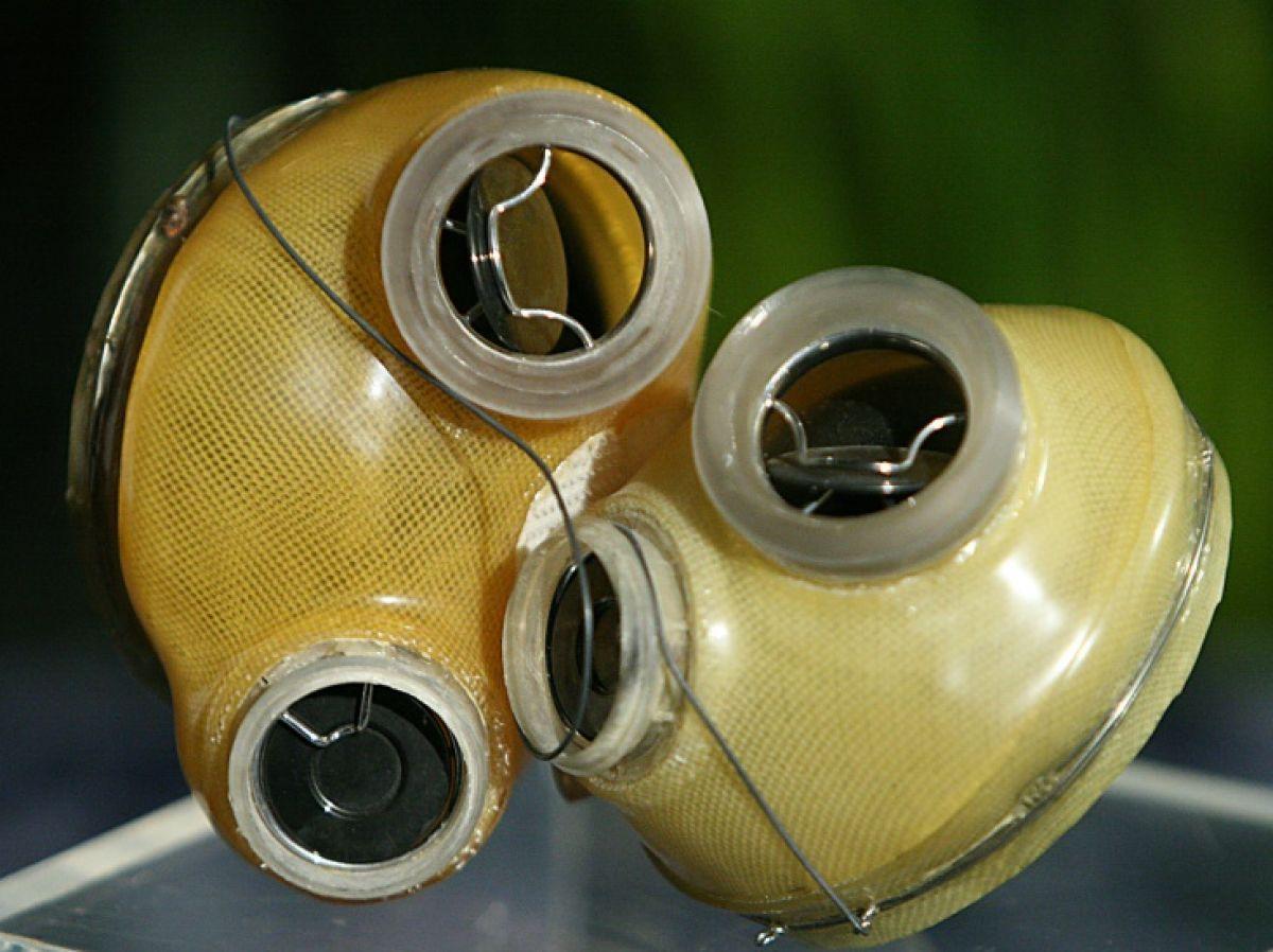 L’histoire de la première greffe d’un cœur artificiel permanent L’histoire de la première greffe d’un cœur artificiel permanent