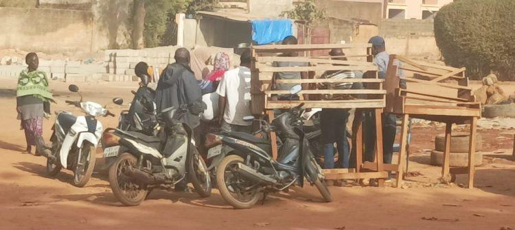 Carburant à Ouagadougou : « Hier nuit on nous vendait le litre à 2000F. Ce matin, on parle de 1000F » Carburant à Ouagadougou : « Hier nuit on nous vendait le litre à 2000F. Ce matin, on parle de 1000F »