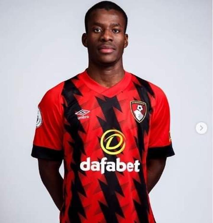 Dango Ouattara quitte le FC Lorient : « Grâce à vous tous j’ai grandi en tant que joueur mais également en tant qu’homme ! » Dango Ouattara quitte le FC Lorient : « Grâce à vous tous j’ai grandi en tant que joueur mais également en tant qu’homme ! »