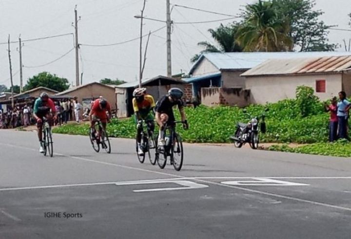 E Tour Cycliste Du B Nin Souleymane Kon Se Classe Deuxi Me La Premi Re Tape Burkina Faso