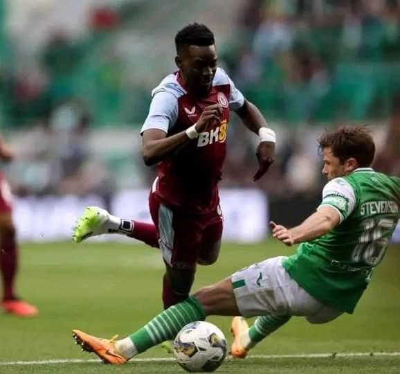 Aston Villa : Bertrand Traoré signe son retour en provoquant un penalty Aston Villa : Bertrand Traoré signe son retour en provoquant un penalty