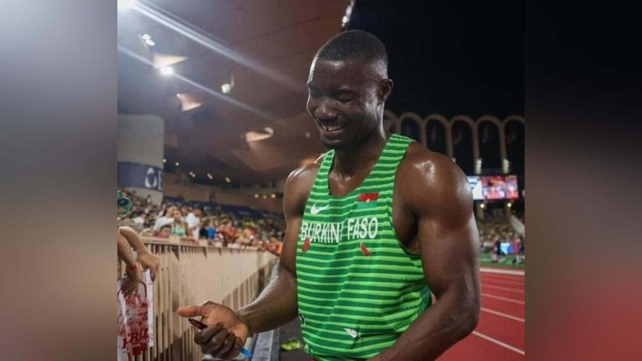 Hugues Zango, champion du monde d’athlétisme 2023 : « Je suis très très content de ramener cette médaille » Hugues Zango, champion du monde d’athlétisme 2023 : « Je suis très très content de ramener cette médaille »