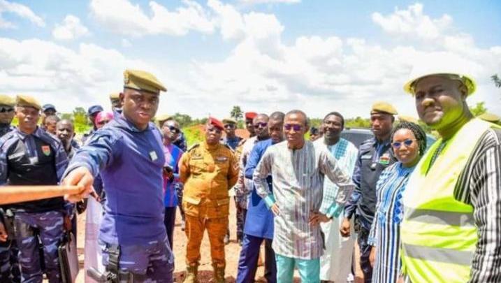 Construction et réhabilitation d’infrastructures à Bobo-Dioulasso : Le Premier ministre visite les chantiers de la nouvelle Ecole de la gendarmerie et du Palais de justice Construction et réhabilitation d’infrastructures à Bobo-Dioulasso : Le Premier ministre visite les chantiers de la nouvelle Ecole de la gendarmerie et du Palais de justice