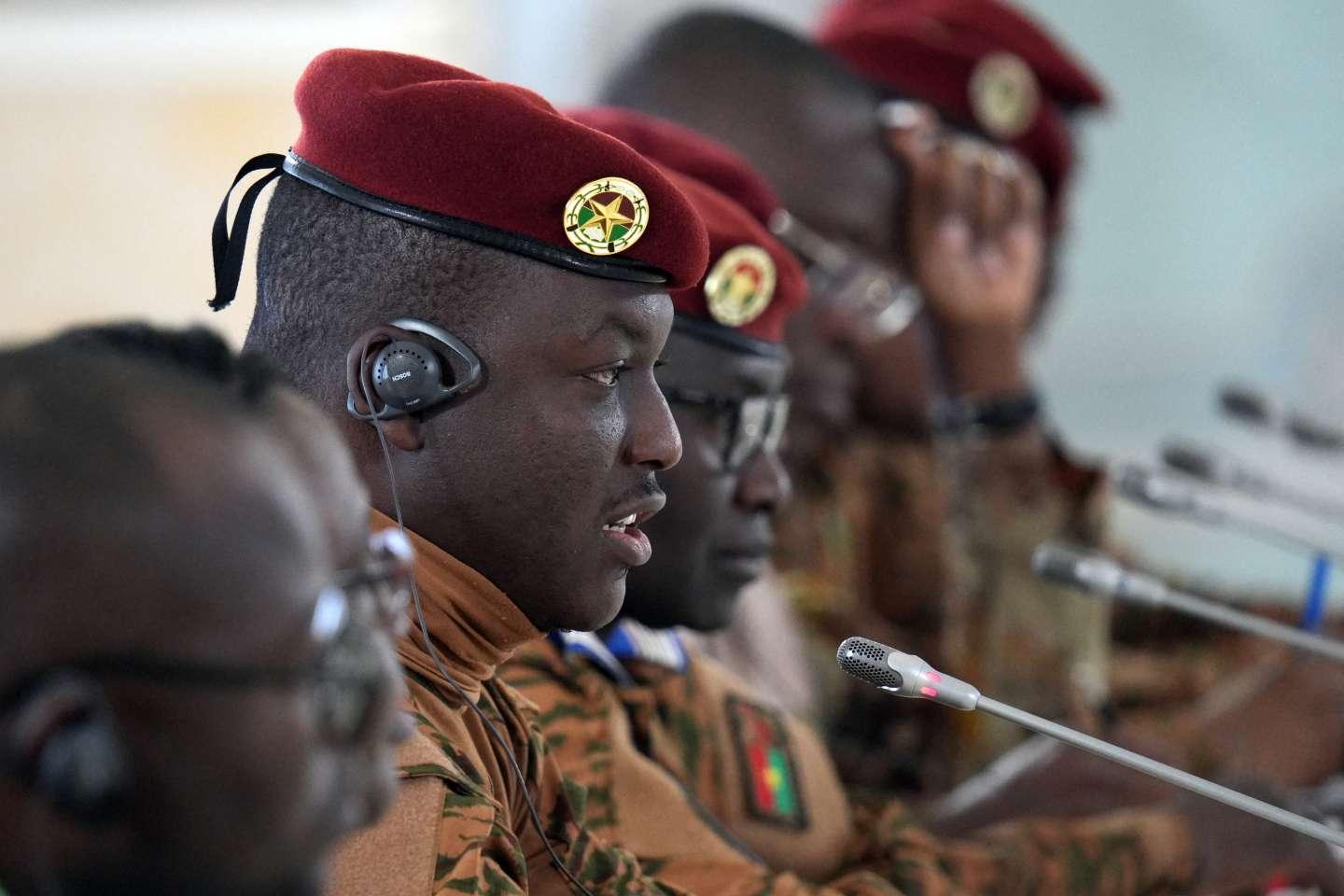 Le Burkina Faso expulse l’attaché militaire français, accusé d’« activités subversives » Le Burkina Faso expulse l’attaché militaire français, accusé d’« activités subversives »