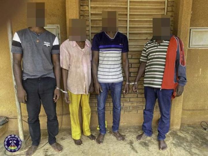 Ouagadougou : Un réseau de présumés escrocs démantelé par la Police Nationale Ouagadougou : Un réseau de présumés escrocs démantelé par la Police Nationale