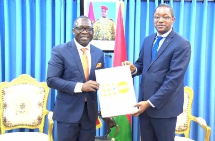 Coopération : Le Ministre délégué chargé de la coopération régionale reçoit le Directeur régional de l’UNFPA pour l’Afrique de l’Ouest et du Centre Coopération : Le Ministre délégué chargé de la coopération régionale reçoit le Directeur régional de l’UNFPA pour l’Afrique de l’Ouest et du Centre