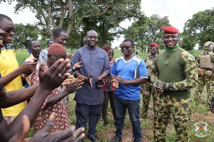 Campagne agricole : le Chef de l’Etat encourage les producteurs rizicoles de Koho Yabiro Campagne agricole : le Chef de l’Etat encourage les producteurs rizicoles de Koho Yabiro