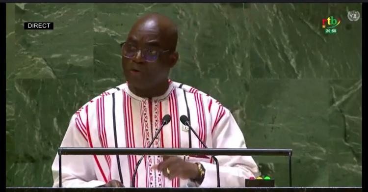 Bassolma Bazié : « La CEDEAO, l’Union Africaine et l’ONU doivent impérativement se muer en des organisations véritables » Bassolma Bazié : « La CEDEAO, l’Union Africaine et l’ONU doivent impérativement se muer en des organisations véritables »