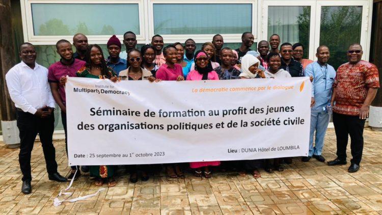 Le NIMD renforce les capacités des jeunes issus des différents partis politiques sur les notions de démocratie Le NIMD renforce les capacités des jeunes issus des différents partis politiques sur les notions de démocratie