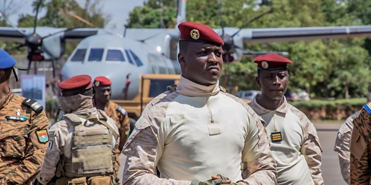 Au Burkina, manifestation des partisans du président Traoré Au Burkina, manifestation des partisans du président Traoré