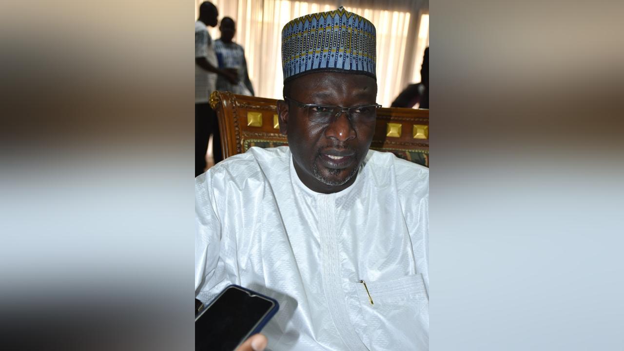 Abdelkerim Mahamat Abdelkerim, ministre tchadien des mines et de la géologie : « Nous félicitons ce peuple résiliant du Burkina Faso … » Abdelkerim Mahamat Abdelkerim, ministre tchadien des mines et de la géologie : « Nous félicitons ce peuple résiliant du Burkina Faso … »
