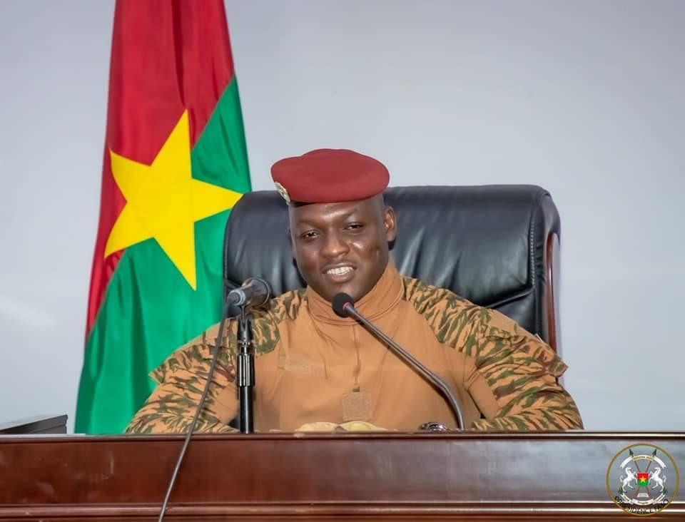 « Le pays a plus que jamais besoin de vous » (le président Traoré aux personnes âgées) « Le pays a plus que jamais besoin de vous » (le président Traoré aux personnes âgées)