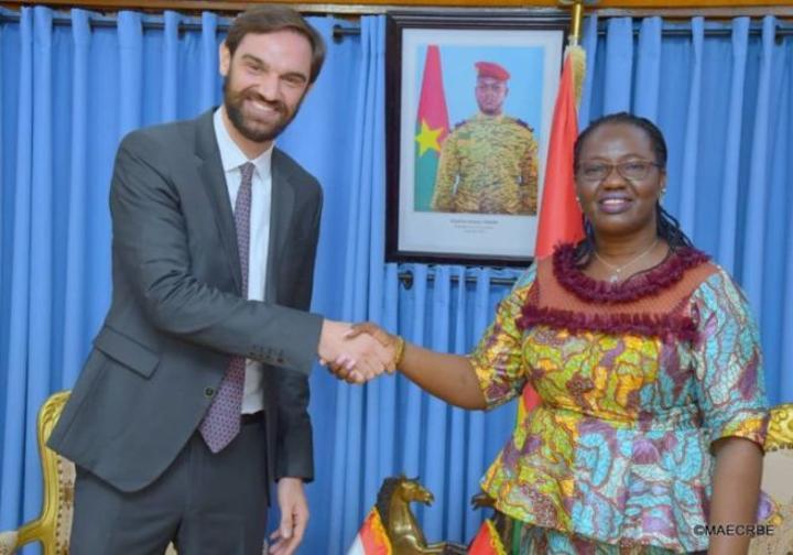 Coopération : Le nouveau Chargé d’affaires de l’Ambassade du Grand-Duché de Luxembourg chez la cheffe de la diplomatie burkinabè Coopération : Le nouveau Chargé d’affaires de l’Ambassade du Grand-Duché de Luxembourg chez la cheffe de la diplomatie burkinabè