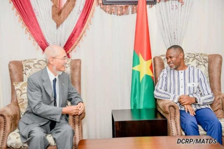 Coopération bilatérale : L’Ambassadeur du Japon, S.E.M. Masaaki KATO, fait ses adieux au Ministre Emile ZERBO Coopération bilatérale : L’Ambassadeur du Japon, S.E.M. Masaaki KATO, fait ses adieux au Ministre Emile ZERBO