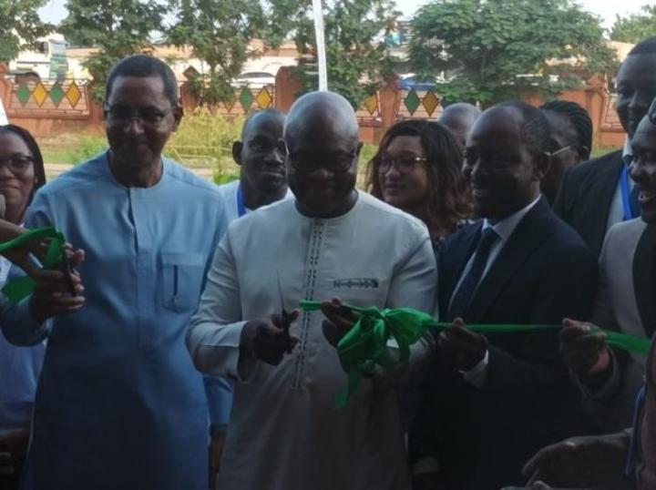 Foire internationale d’exposition et de promotion des entreprises médicales et paramédicales de Ouagadougou : Le ministre de la santé donne le ton de la 1re édition Foire internationale d’exposition et de promotion des entreprises médicales et paramédicales de Ouagadougou : Le ministre de la santé donne le ton de la 1re édition