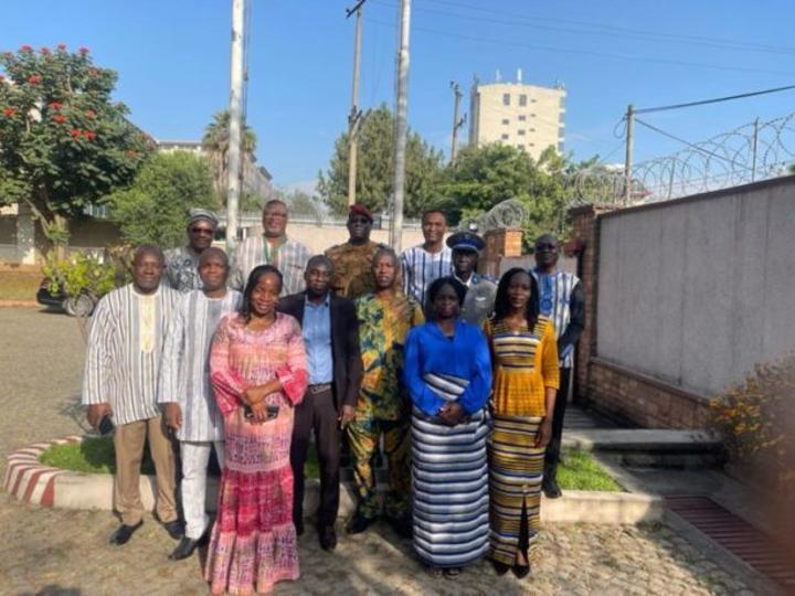 Journée nationale du drapeau et des symboles de l’Etat : L’Ambassade du Burkina Faso en Éthiopie a sacrifié à la tradition Journée nationale du drapeau et des symboles de l’Etat : L’Ambassade du Burkina Faso en Éthiopie a sacrifié à la tradition