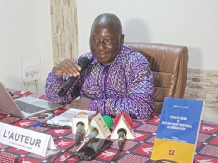 Burkina/Fiscalité locale : « Pourquoi ne pas dire que les impôts sur les ressources, qui sont d’origine locale, restent dans la collectivité ? », demande l’ancien ministre Nébila Amadou Yaro Burkina/Fiscalité locale : « Pourquoi ne pas dire que les impôts sur les ressources, qui sont d’origine locale, restent dans la collectivité ? », demande l’ancien ministre Nébila Amadou Yaro