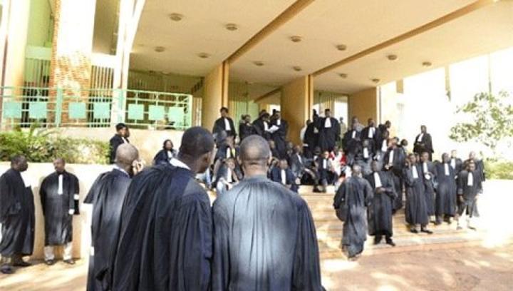 Un collectif d'avocats relève des illégalités dans les réquisitions et appelle au strict respect de la loi Un collectif d'avocats relève des illégalités dans les réquisitions et appelle au strict respect de la loi