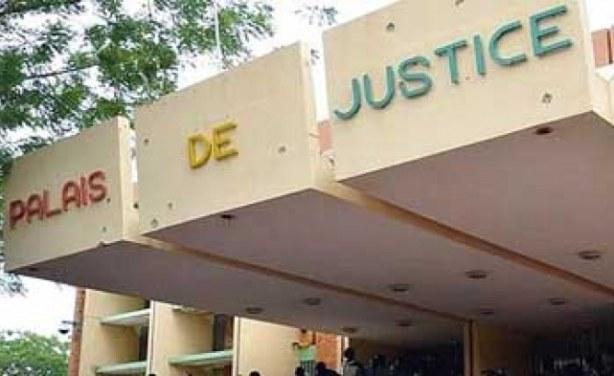 Burkina / Justice : 5 ans de prison ferme pour un jeune poursuivi pour coups mortels Burkina / Justice : 5 ans de prison ferme pour un jeune poursuivi pour coups mortels