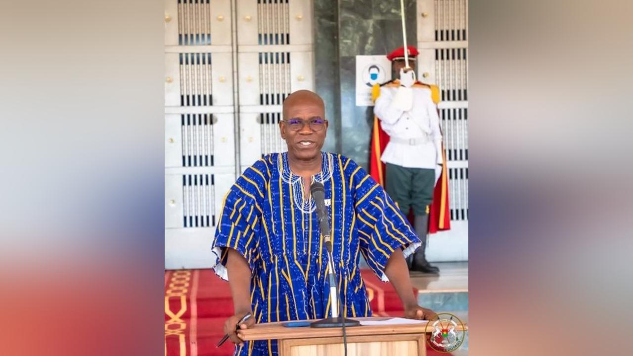 Burkina : Bientôt une opération spéciale pour recouvrer 22 milliards de francs CFA des Fonds de financement du ministère de l’Emploi Burkina : Bientôt une opération spéciale pour recouvrer 22 milliards de francs CFA des Fonds de financement du ministère de l’Emploi