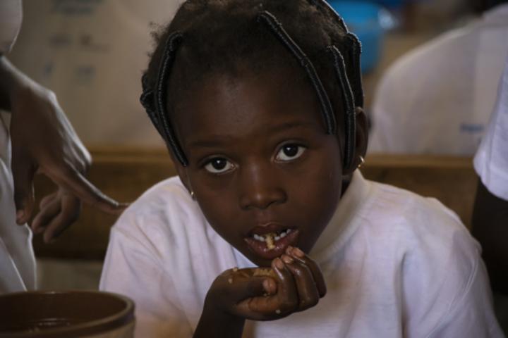 Alimentation scolaire au Burkina : Le Premier ministre lance un programme au profit de 100 000 élèves dans six communes Alimentation scolaire au Burkina : Le Premier ministre lance un programme au profit de 100 000 élèves dans six communes