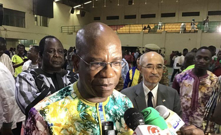 Crise dans le football : Le ministre des sports annonce des approches pour concilier les acteurs Crise dans le football : Le ministre des sports annonce des approches pour concilier les acteurs