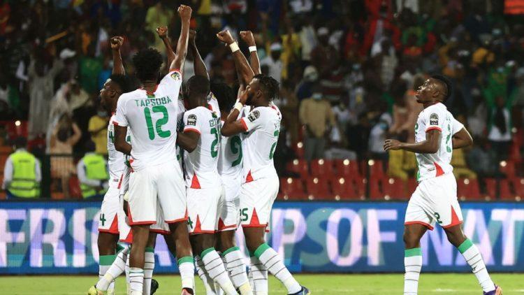 CAN 2023 : Le Burkina Faso choisit Yamoussoukro au lieu de Bouaké comme camp d’entraînement CAN 2023 : Le Burkina Faso choisit Yamoussoukro au lieu de Bouaké comme camp d’entraînement