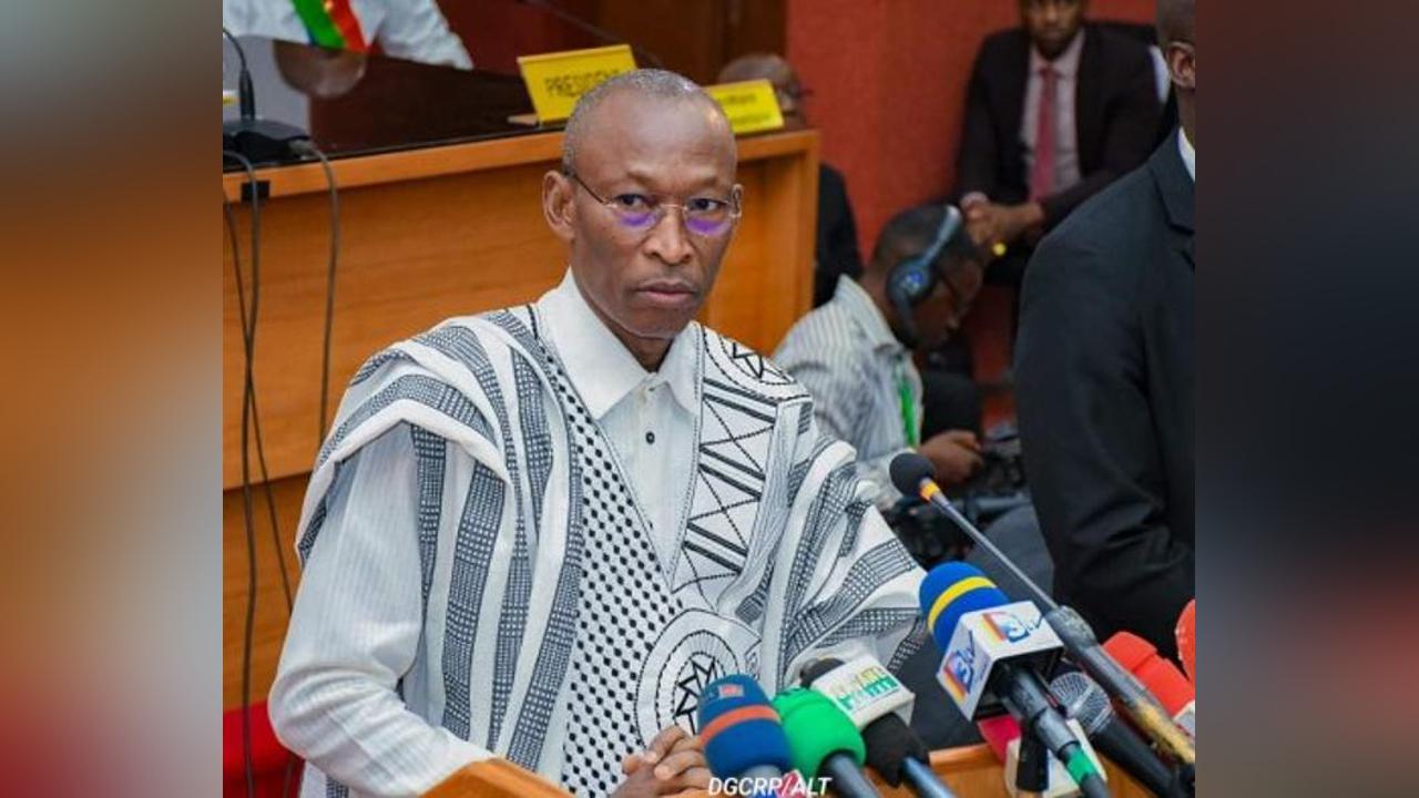 Exposé sur la situation de la Nation : « Nous pouvons affirmer notre souveraineté sans envenimer nos relations avec les autres », conseille le député Daouda Diallo Exposé sur la situation de la Nation : « Nous pouvons affirmer notre souveraineté sans envenimer nos relations avec les autres », conseille le député Daouda Diallo
