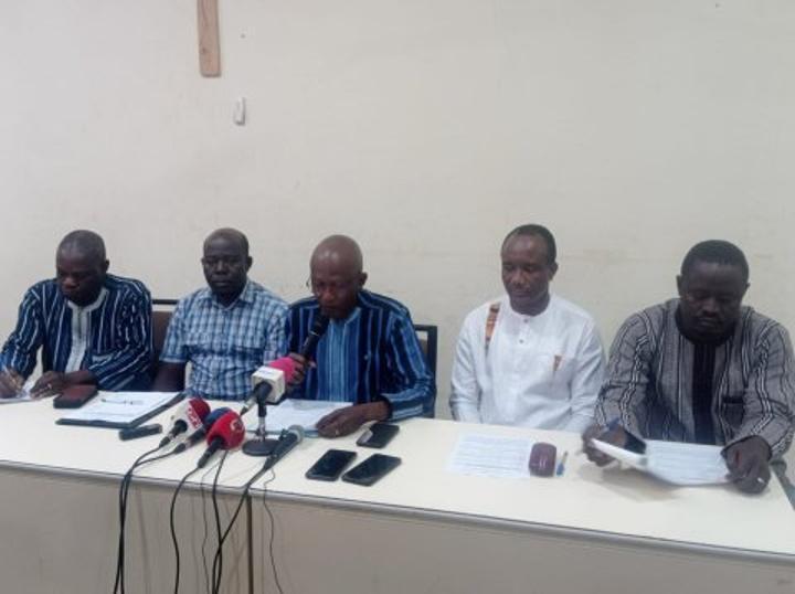 Dossier Norbert Zongo : Le collectif des organisations démocratiques de masse et la CCVC souhaite que François Compaoré soit jugé par contumace Dossier Norbert Zongo : Le collectif des organisations démocratiques de masse et la CCVC souhaite que François Compaoré soit jugé par contumace