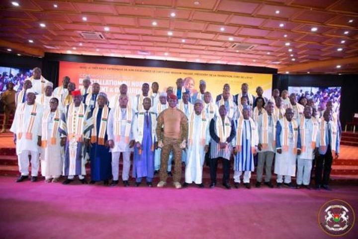 Patronat burkinabè : Le Chef de l’Etat invite la nouvelle équipe à une synergie d’actions avec le gouvernement pour une économie prospère Patronat burkinabè : Le Chef de l’Etat invite la nouvelle équipe à une synergie d’actions avec le gouvernement pour une économie prospère