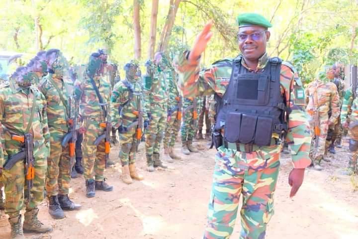 Lutte contre le terrorisme : Le colonel des Eaux et Forêts Barnabé KABORÉ galvanise les Hommes au front Lutte contre le terrorisme : Le colonel des Eaux et Forêts Barnabé KABORÉ galvanise les Hommes au front