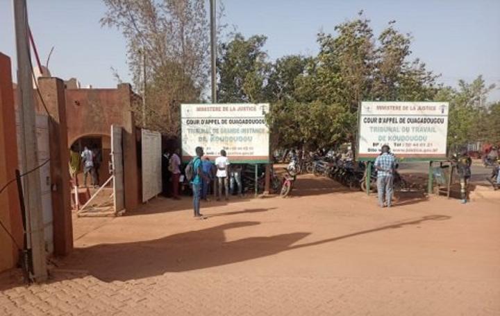 Procès de l’effondrement d’une dalle à l’université Norbert Zongo : Les accusés plaident non coupable Procès de l’effondrement d’une dalle à l’université Norbert Zongo : Les accusés plaident non coupable
