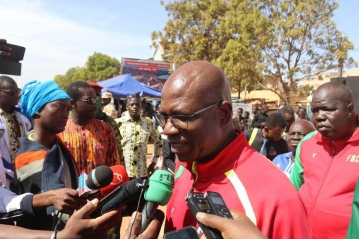 Crise du football burkinabè : Le ministre des sports annonce une issue très proche Crise du football burkinabè : Le ministre des sports annonce une issue très proche