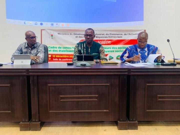 La 1re session du cadre de concertation des administrateurs des sociétés d’Etat et des établissements publics de prévoyance sociale (CCA-SE) officiellement lancée La 1re session du cadre de concertation des administrateurs des sociétés d’Etat et des établissements publics de prévoyance sociale (CCA-SE) officiellement lancée