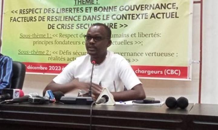 « Le terrorisme ne dispense pas l’Etat du respect des droits humains… », rappelle le secrétaire général du MBDHP, Ali Sanou « Le terrorisme ne dispense pas l’Etat du respect des droits humains… », rappelle le secrétaire général du MBDHP, Ali Sanou