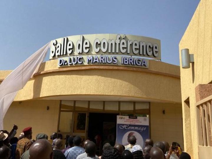 Lutte contre la corruption : La salle de conférence du siège de l’ASCE-LC porte désormais le nom du Dr Luc Marius Ibriga Lutte contre la corruption : La salle de conférence du siège de l’ASCE-LC porte désormais le nom du Dr Luc Marius Ibriga