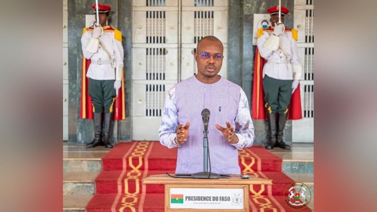 Djibo : Le gouvernement invite les populations à ne pas accorder du crédit aux vidéos faisant état de massacre de civils Djibo : Le gouvernement invite les populations à ne pas accorder du crédit aux vidéos faisant état de massacre de civils