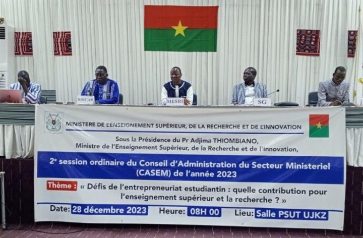 2e CASEM 2023 du Ministère de l’enseignement supérieur : L’entreprenariat estudiantin au cœur des échanges 2e CASEM 2023 du Ministère de l’enseignement supérieur : L’entreprenariat estudiantin au cœur des échanges