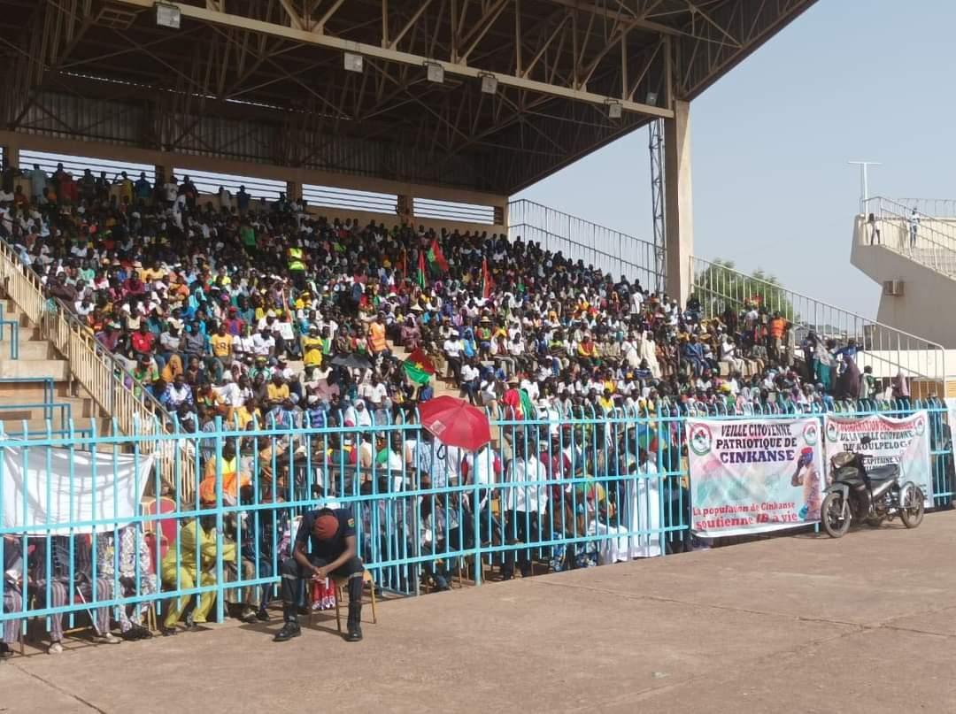 Meeting de Soutien à la Transition : Des manifestants réclament la prolongation de la Transition au Burkina Faso Meeting de Soutien à la Transition : Des manifestants réclament la prolongation de la Transition au Burkina Faso