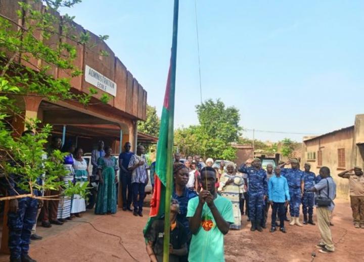 La signification des différentes couleurs enseignée aux élèves de l’école des jeunes aveugles par la Gendarmerie La signification des différentes couleurs enseignée aux élèves de l’école des jeunes aveugles par la Gendarmerie