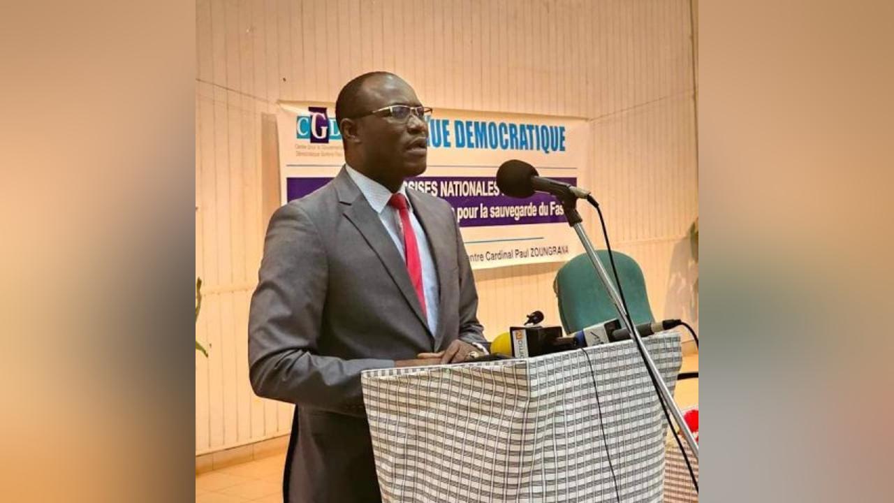 Assises nationales : “Ce qu’il faut rechercher, ce n’est pas le sort d’une personne, c’est le sort de notre nation qu’il faut sauvegarder” (Pr Abdoulaye Soma) Assises nationales : “Ce qu’il faut rechercher, ce n’est pas le sort d’une personne, c’est le sort de notre nation qu’il faut sauvegarder” (Pr Abdoulaye Soma)
